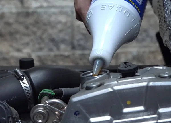 Do engine oil stop leak formulas work