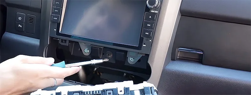 Removal of the screws