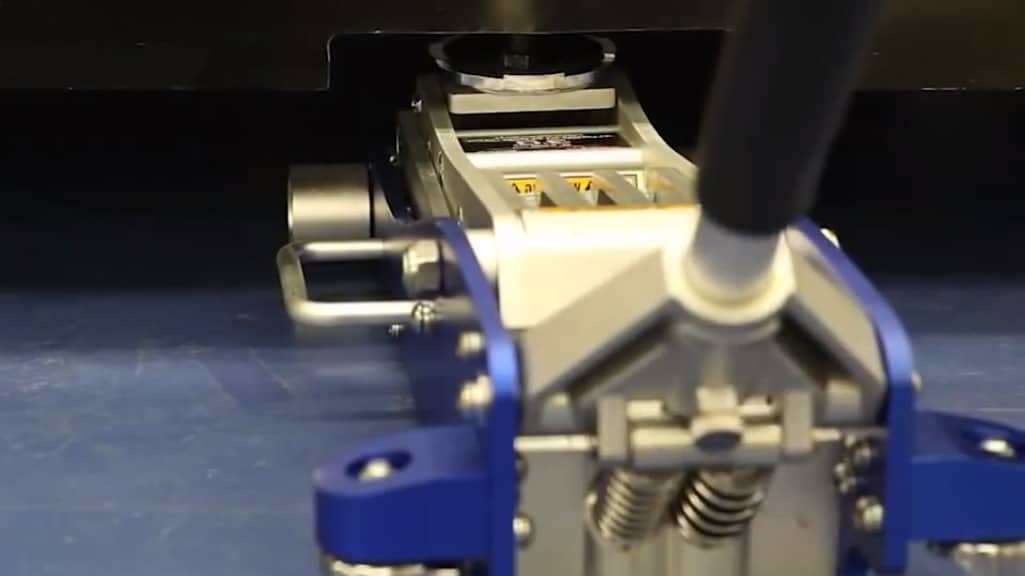 Best Floor Jack for Your Garage (Summer 2021) Buyer's Guide