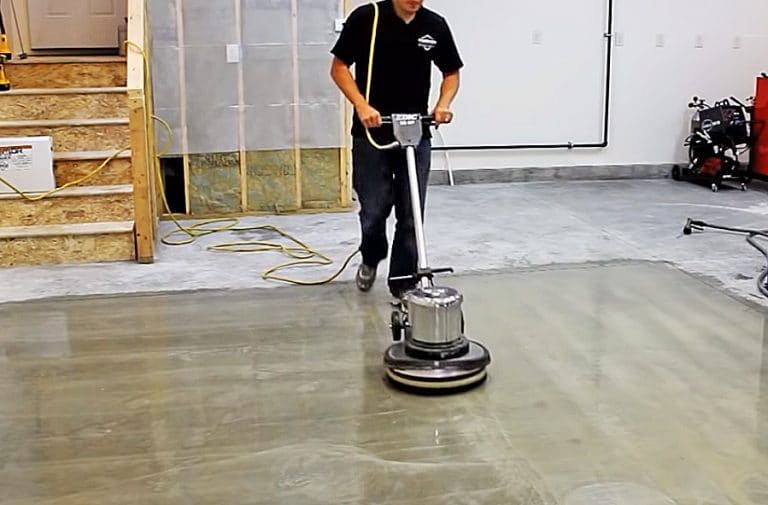 revitalizing-a-dirty-garage-floor-quick-cleaning-transformation