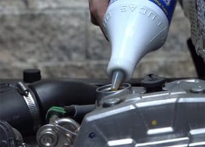 Do engine oil stop leak formulas work